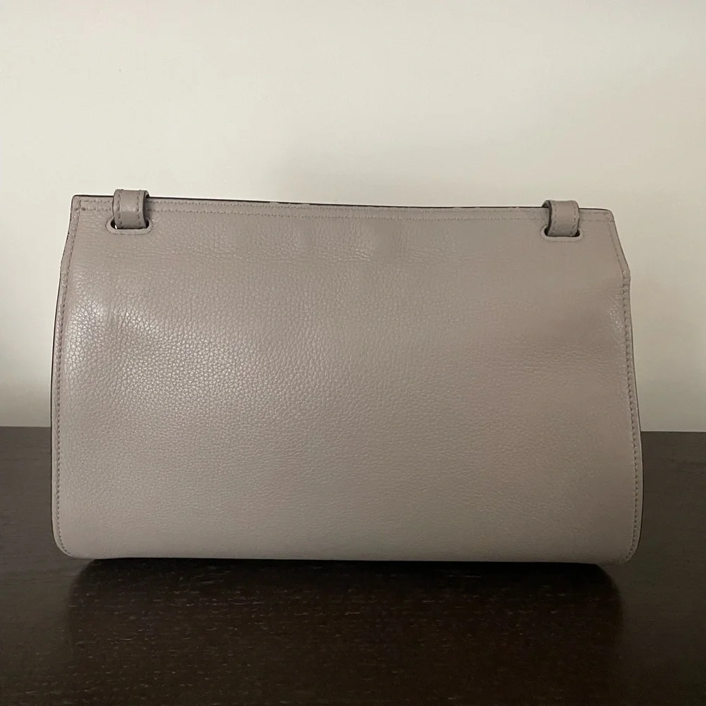 Authentic GUCCI Tasseled Lady Bamboo grey leather single flap crossbody bag. - Picture 5 of 16